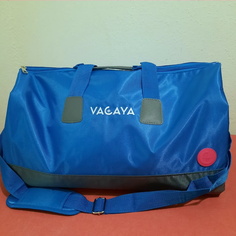 VACAYA blue garment bag